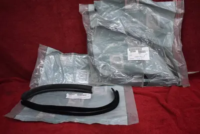 7/1975-1978 280Z 2+2 window channel felt door runner 80335-N4520 NEW x2