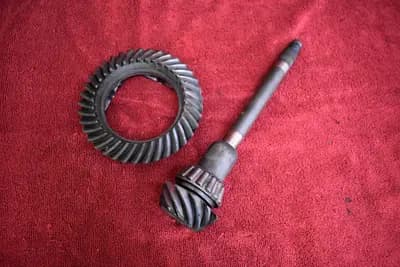 70-74 Datsun 240Z 260Z R180 ring + pinion gears 37:11 3.36 OEM used