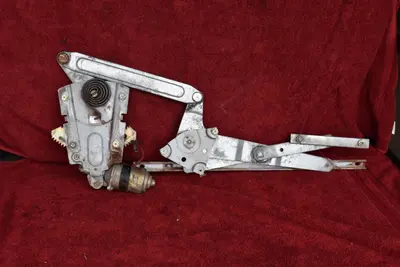 79-83 Datsun 280ZX RH passenger power electric window lift regulator OEM used