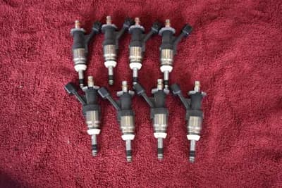 GM 8x fuel injector set 12677809 2014-2018 6.2L Camaro etc. OEM used