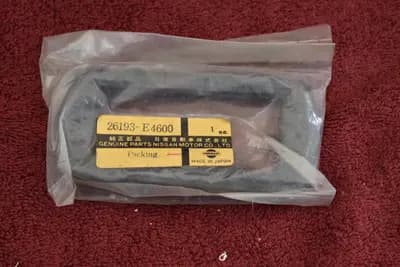 70-72 Datsun 240Z RHpassenger rear side marker mounting gasket NOS NEW
