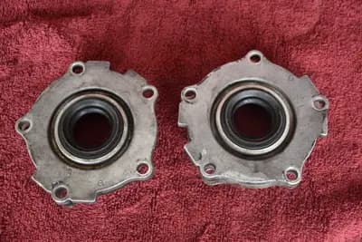 Nissan 720 truck 84-86 R180 case stub axle retainer pair OEM used