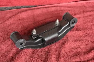 73-78 Datsun 240Z 260Z 280Z transmission mount crossmember w/insulator OEM used
