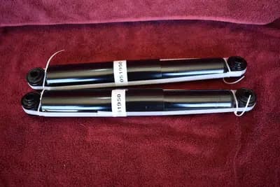 99-06 07 classic Silverado Sierra RWD 1500 rear shock pair 051950 NEW