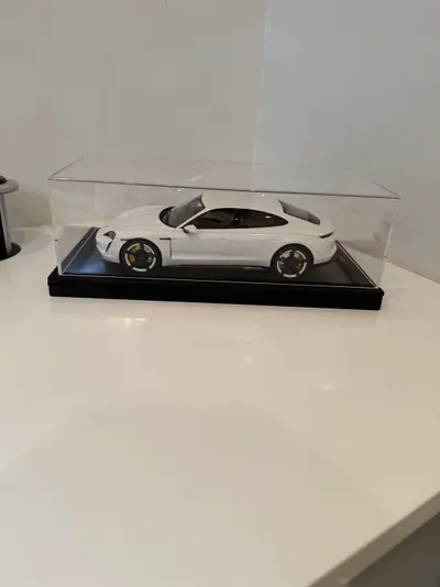 Porsche Taycan Turbo S Model