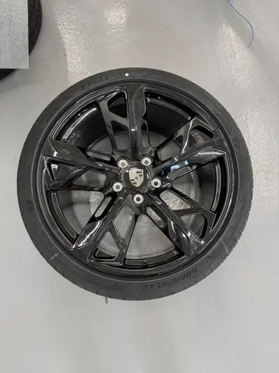 21” Porsche Taycan Cross Turismo Wheel Set