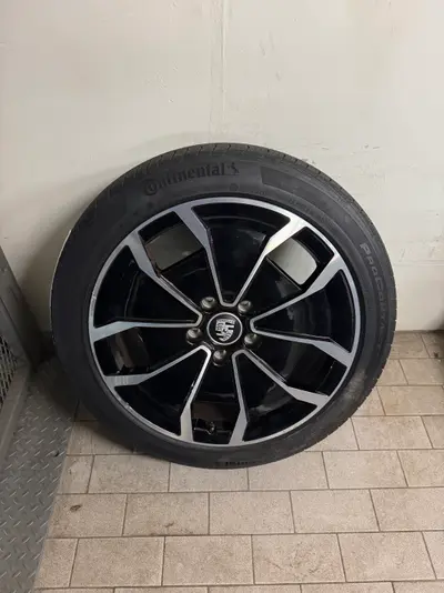 20” Porsche Taycan Turbo Aero Design Wheel Set