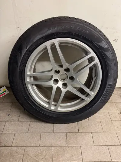 Porsche Macan 18” Wheel and Tire Set