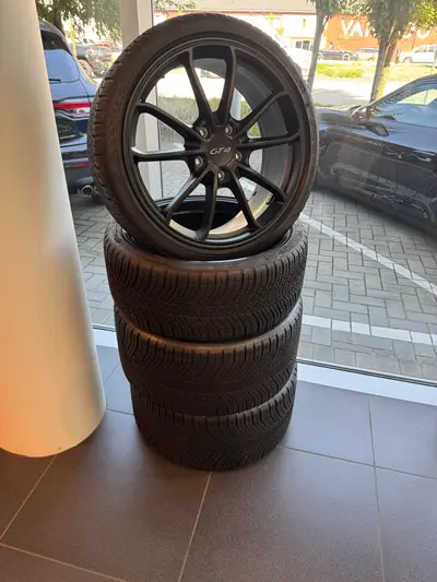 2015-2016 Porsche Cayman GT4 20” Wheel Set