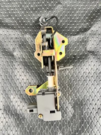 04-06 Porsche Cayenne 955 Rear Tailgate Window Lid Lock Actuator 7L0827506D OEM