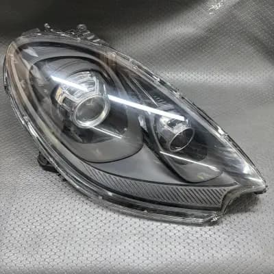 2015-2018 Porsche Macan Right Passenger Side Xenon HID Headlight OEM 95B941032CH
