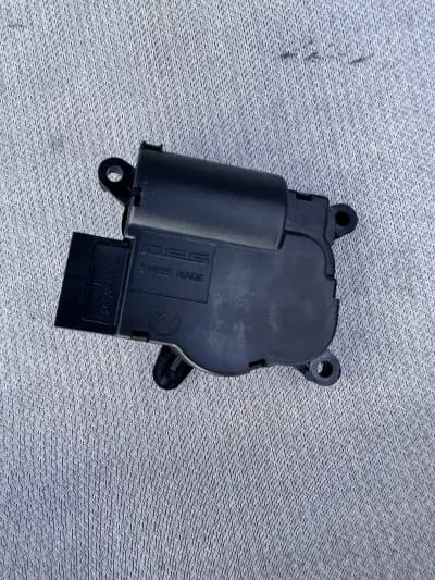 2004-2010 OEM HVAC Servo Motor For Porsche Cayenne Audi Q7 VW Toureg 52411483R03