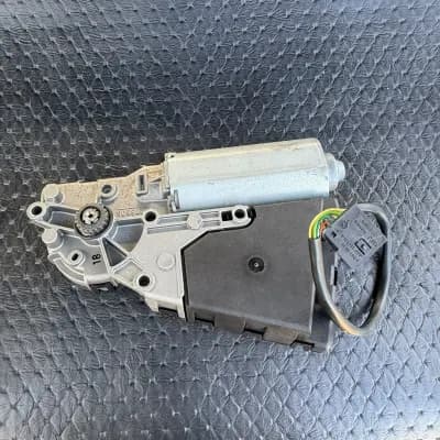 03-10 Porsche Cayenne 955 Roof Sunroof Sun Roof Moonroof Motor OEM 8D0959591C