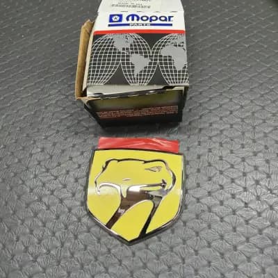 Mopar Dodge Viper "Sneaky Pete" Yellow Gen 1/2 GTS/RT-10 Emblem Hood Badge