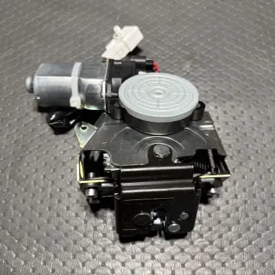 Power Tailgate Lock Latch Actuator for 2004-2010 TOYOTA SIENNA W/POWER OPENER