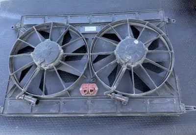 08-12 Maserati Quattroporte M139 4.7L Engine Cooling Fan Assembly OEM 263143