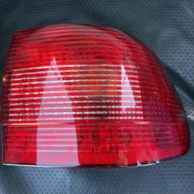03-06 OEM Porsche Cayenne Rear Right Passenger Side Tail Light 7L5945258