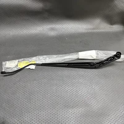 New GM Windshield Wiper Arm Fits Impala Malibu RH Passenger Side OEM 22846939