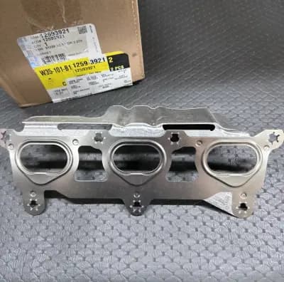 NEW GM OEM EXHAUST- MANIFOLD GASKET GENERAL MOTORS GMC 12593921