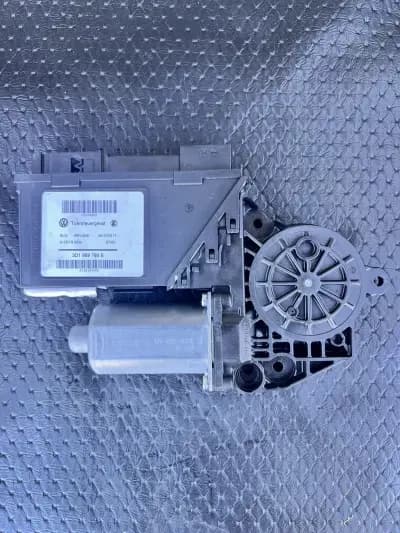 03-10 Porsche Cayenne S 955 Front Left Side Door Window Regulator Motor Unit OEM