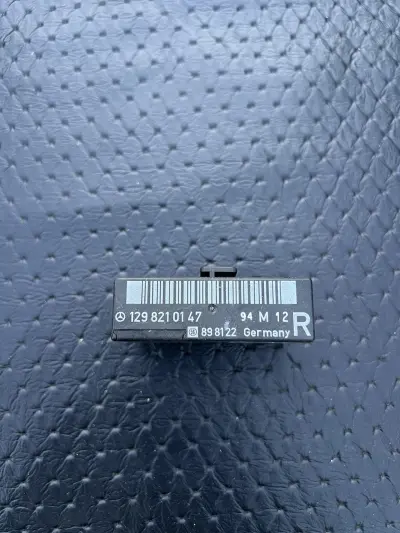 90-02 Mercedes R129 SL500 500SL Seat Backrest Lock Relay Module Right 1298210147