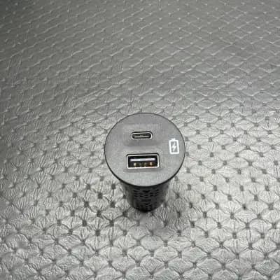 2020-2025 FORD, LINCOLN OEM. VOLTAGE CONVERTER USB; USB-C Oem