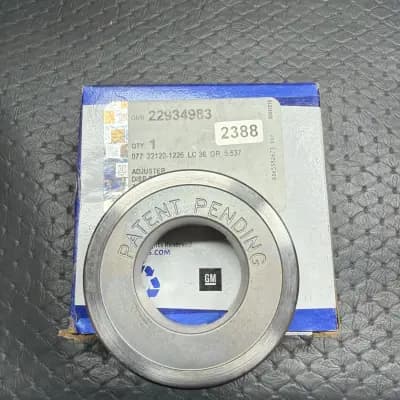 NEW OEM GM Front Differential Bearing Adjuster 22934983