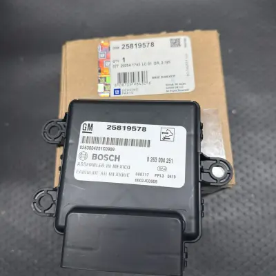2006 2007 2008 Cadillac DTS Park Assist Control Module GM 25819578 OEM