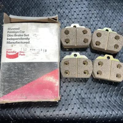 NOS Bendix 7022-D88-194 Riveted Disc Brake Pads - Set of 4
