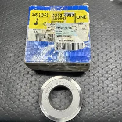 NEW OEM GM Front Differential Bearing Adjuster 22934983