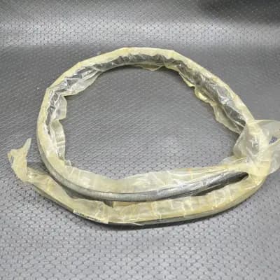 2009-2017 Chevrolet traverse front right door body weatherstrip 22853998 OEM