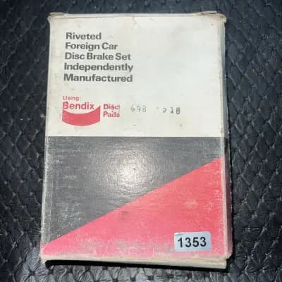 NOS Bendix 7022-D88-194 Riveted Disc Brake Pads - Set of 4