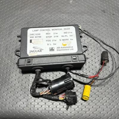 Jaguar DBC 5246 Lamp Control Monitor Front OEM