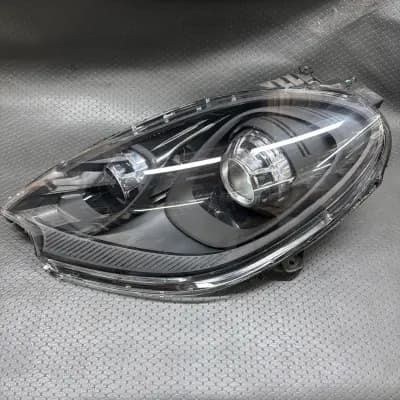 2015-2018 Porsche Macan Left Driver Side Xenon HID Headlight OEM 95B941031CH