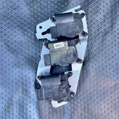 PORSCHE CAYENNE 955 A/C HEATER BOX ACTUATORS 7L0815123B / 52411483R03 OEM
