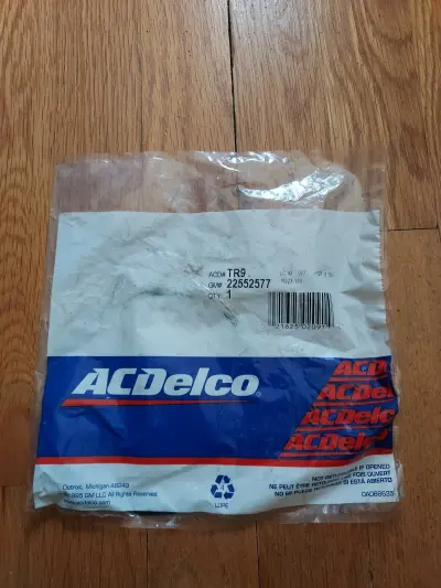 92-04 Chevy, GMC K1500 Fuel Tank Sending Unit Lock Ring OEM NEW 22552577 ACDELCO