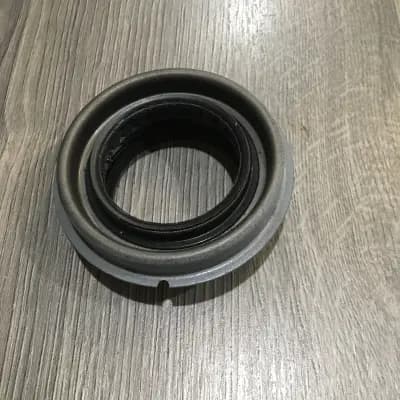 93-14 Ford F150 E250 Transmission Output Shaft Seal OEM 7W7Z-7052-A Ford Genuine