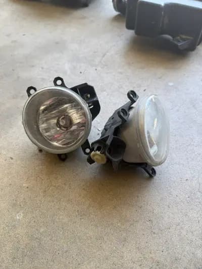 3rd Gen Tacoma Fog lights & housing