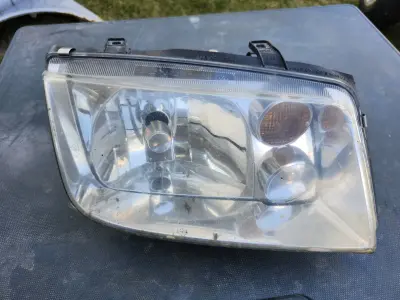 2002-2005 VOLKSWAGEN JETTA VW RIGHT HAND PASSENGER SIDE HEADLIGHT LAMP RH R OEM