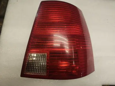 2001-2005 Volkswagen Jetta MK4 Wagon Right Passenger Side Tail Light S0215 DG