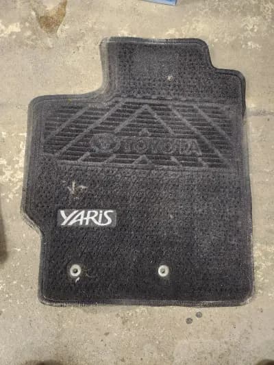 Toyota Yaris Front Carpet Floor Mat DRIVER side o.e.m. 2006-2010