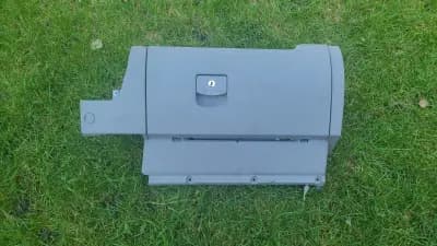 98-01 VW OEM Volkswagen Beetle Glovebox Assembly (rough shape)