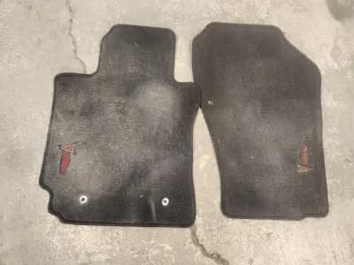OEM Used Carpet Front Floor Mats For Pontiac Vibe