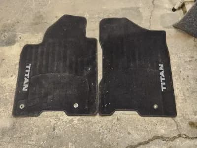 2006 NISSAN TITAN FRONT FLOOR MATS OEM