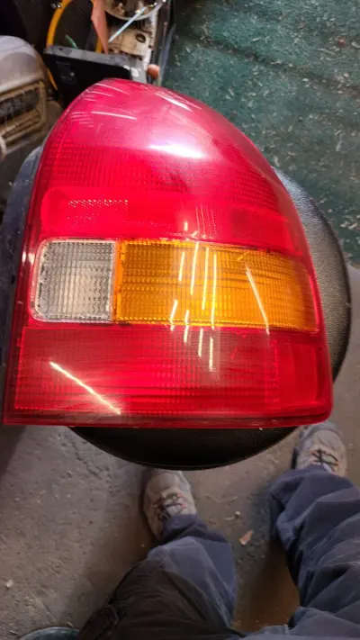 1996-2000 Honda Civic Hatchback Passenger Side Taillight