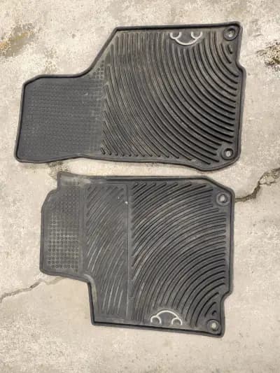 OEM 1998-2006 VW New Beetle OEM Rubber Monster Front Floor Mats Set of 2 Genuine