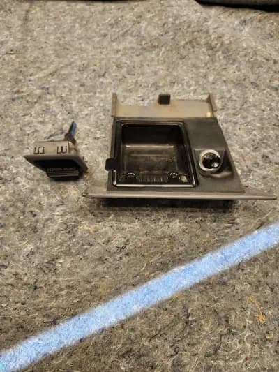 92-96 F150 F250 F350 Bronco 97 F250 F350 grey Ashtray Assembly w/Pwr Point
