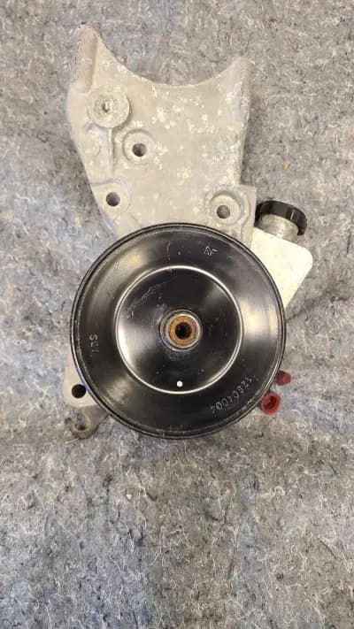 Chevy GMC Vortec AC & Power Steering Pump & Bracket 12554522, 15267673 OEM