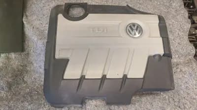 2010 - 2014 Volkswagen TDI CJAA Turbo Diesel Motor Engine Bay Cover Assembly