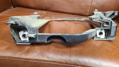 BMW LEFT DRIVER SIDE HEADLIGHT SUPPORT MOUNT BRACKET E60 5 SERIES 6936089 04-10